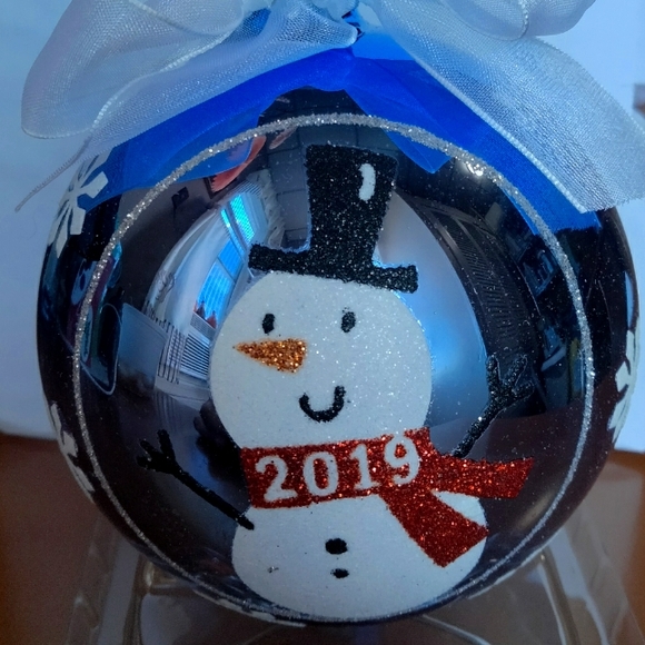 NWT  Christmas 2019 Glass Snowman ornament - Picture 1 of 2